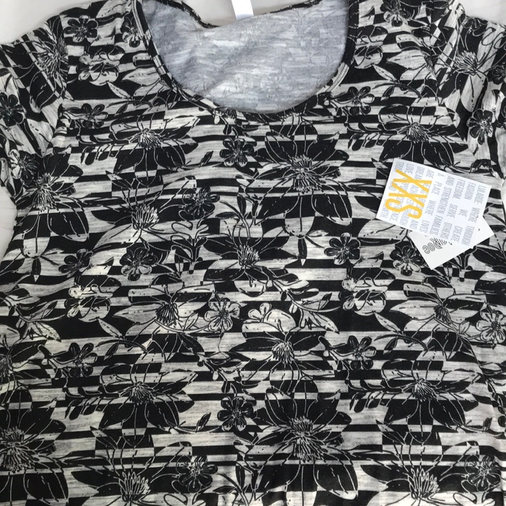 NWT- xxs perfect tee